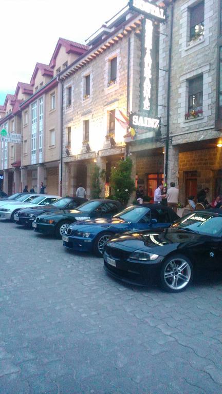Hostal Sainz Riaño Kültér fotó