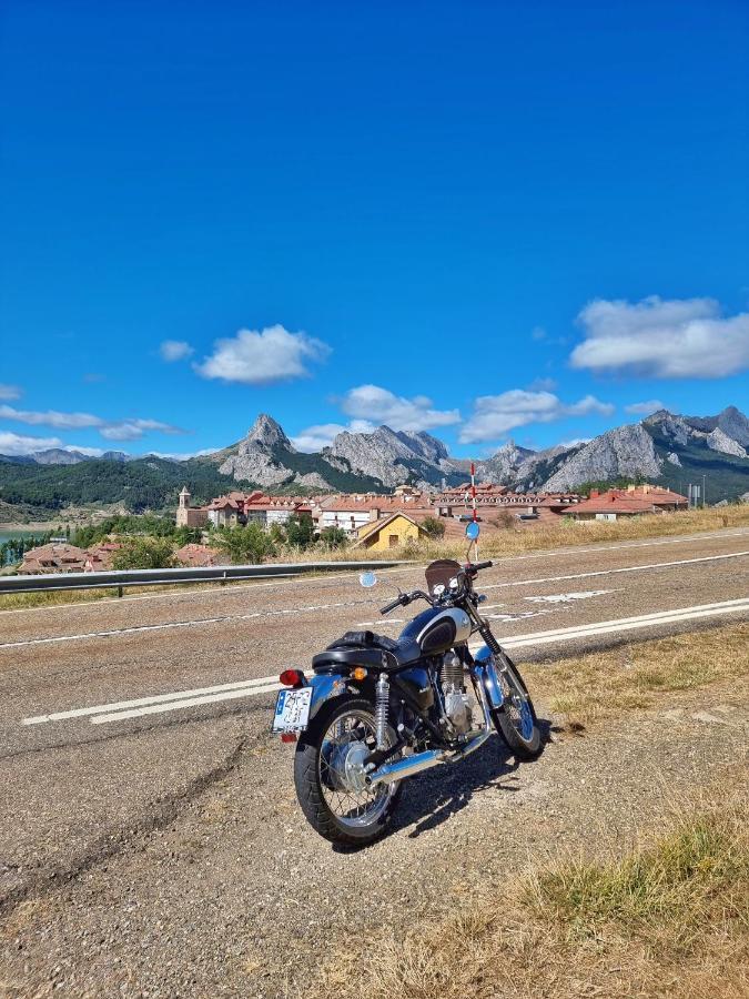 Hostal Sainz Riaño Kültér fotó