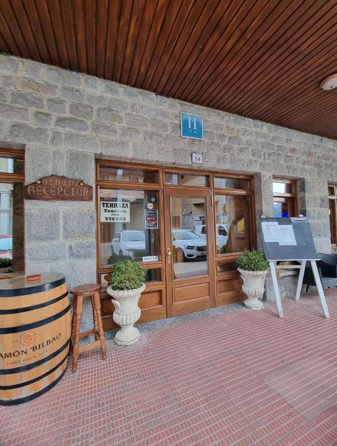 Hostal Sainz Riaño Kültér fotó