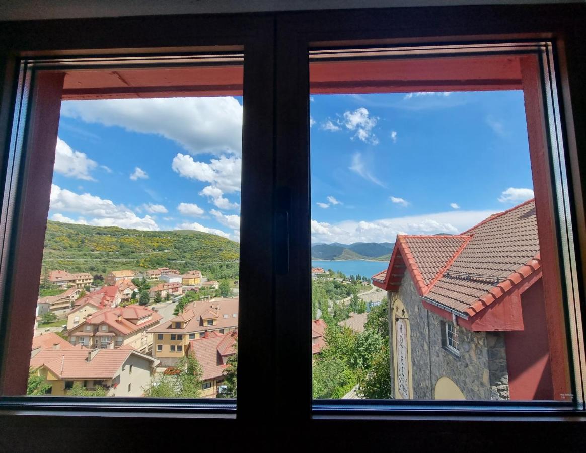 Hostal Sainz Riaño Kültér fotó