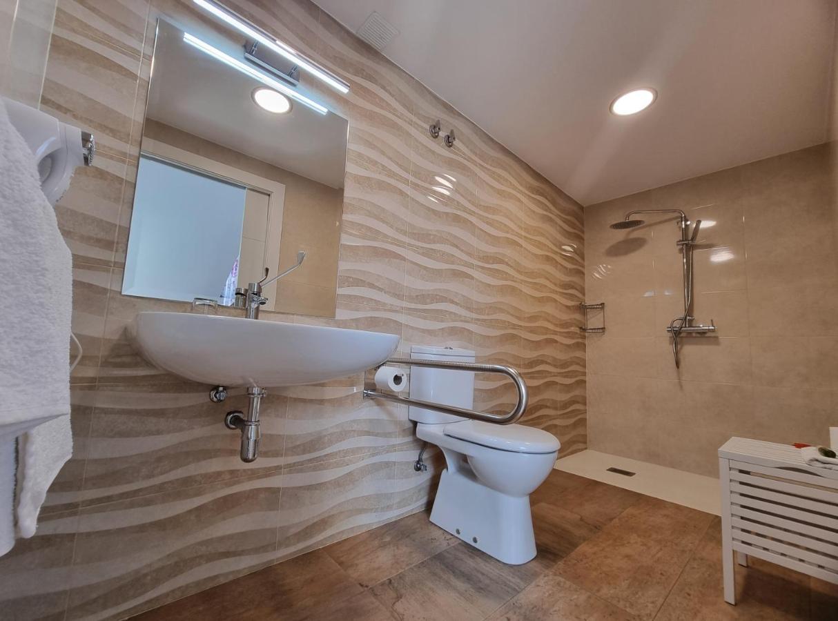 Hostal Sainz Riaño Kültér fotó