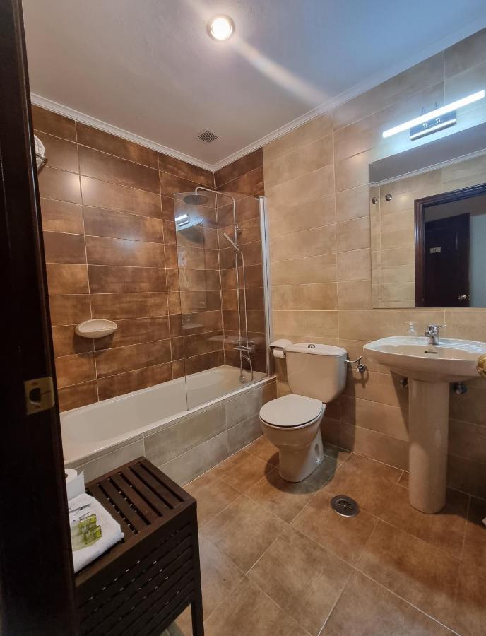 Hostal Sainz Riaño Kültér fotó