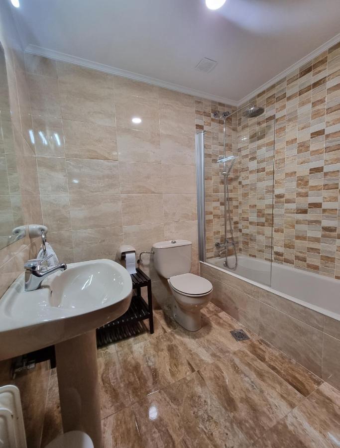 Hostal Sainz Riaño Kültér fotó