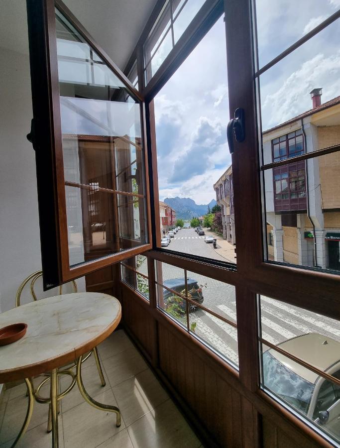 Hostal Sainz Riaño Kültér fotó