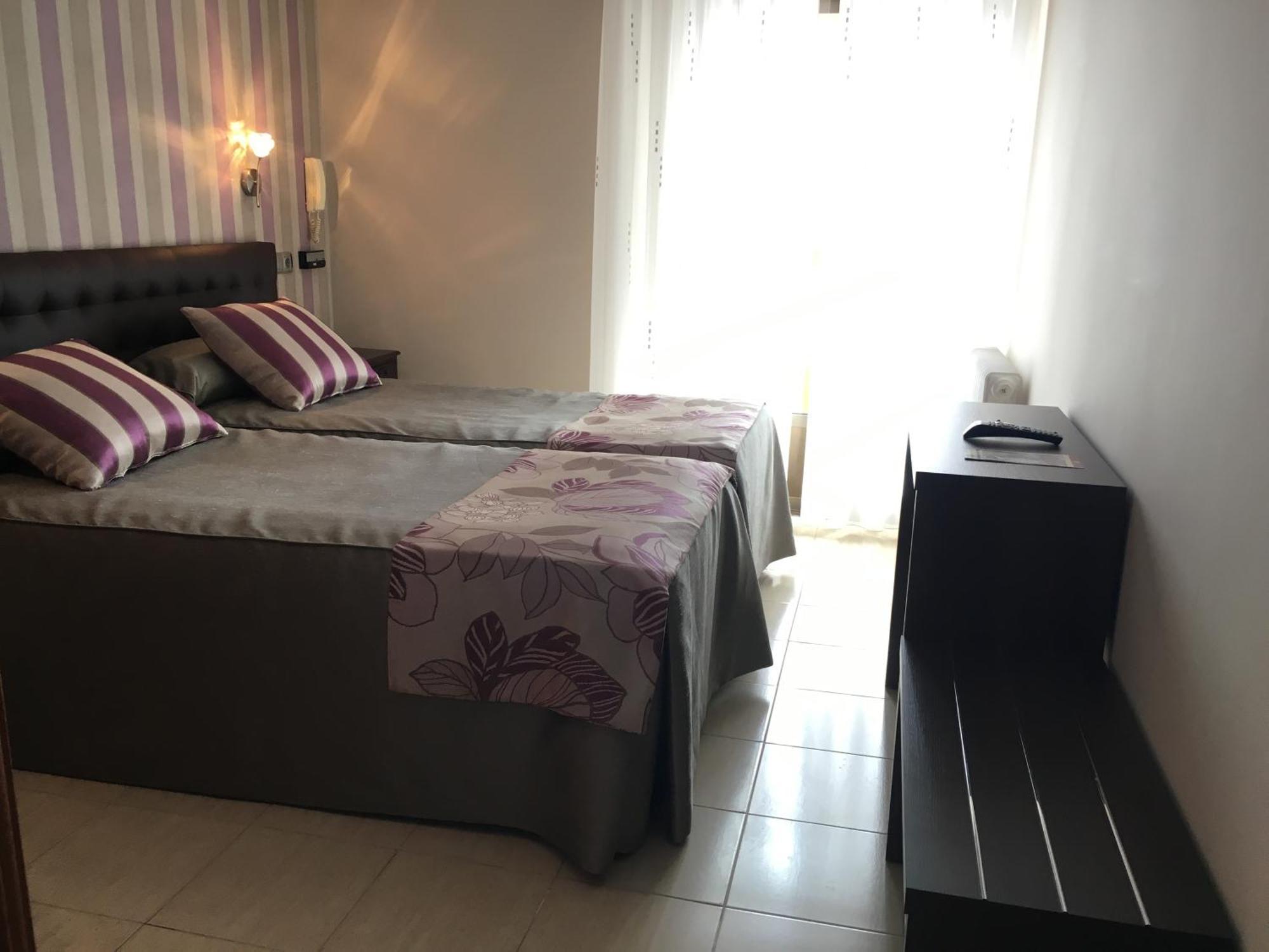 Hostal Sainz Riaño Kültér fotó
