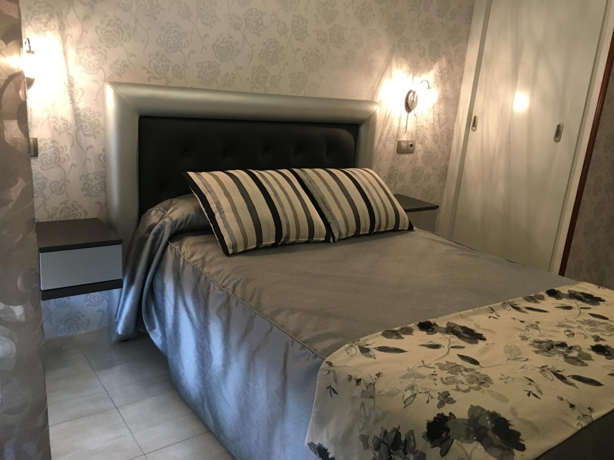 Hostal Sainz Riaño Kültér fotó