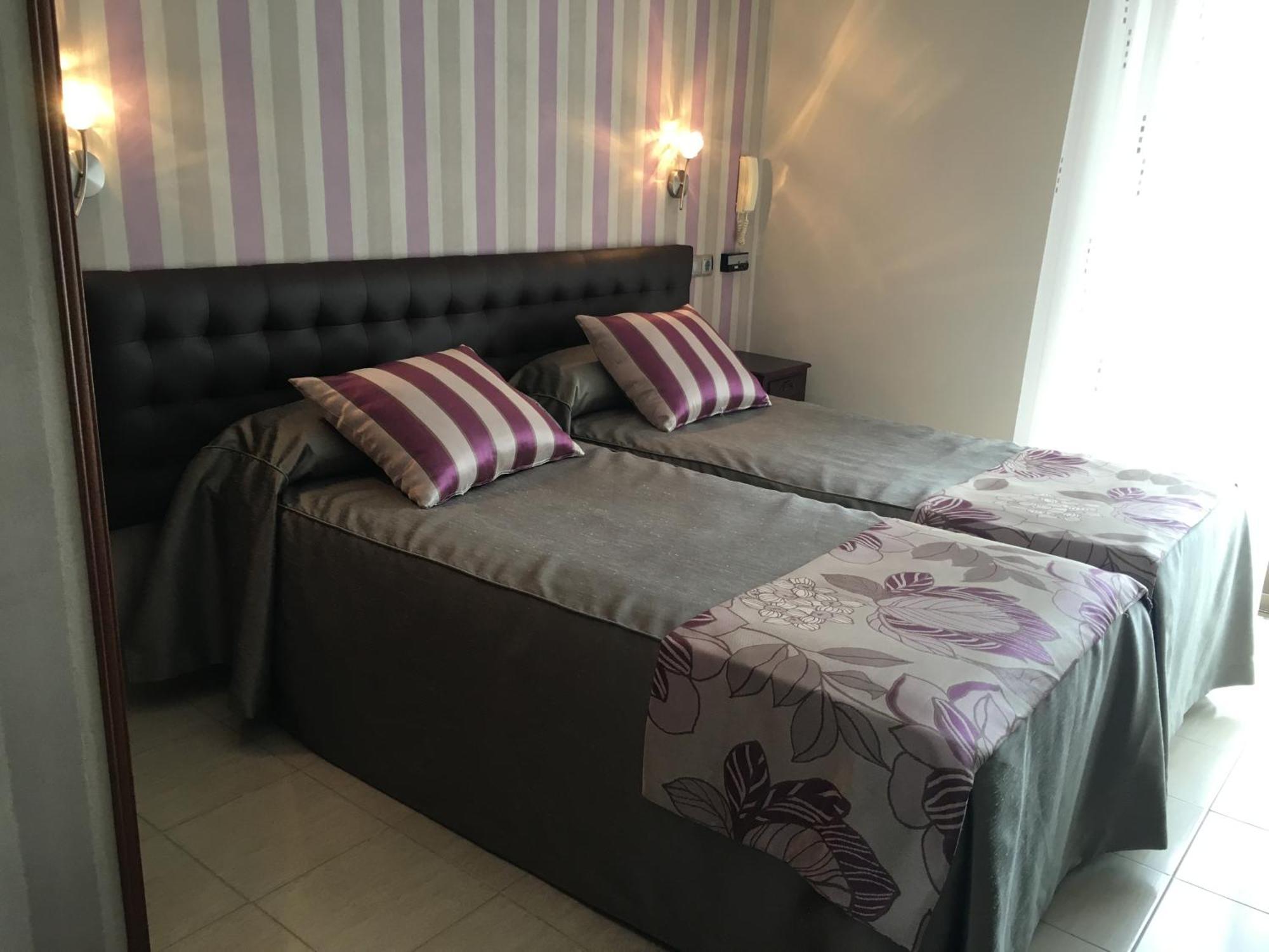 Hostal Sainz Riaño Kültér fotó